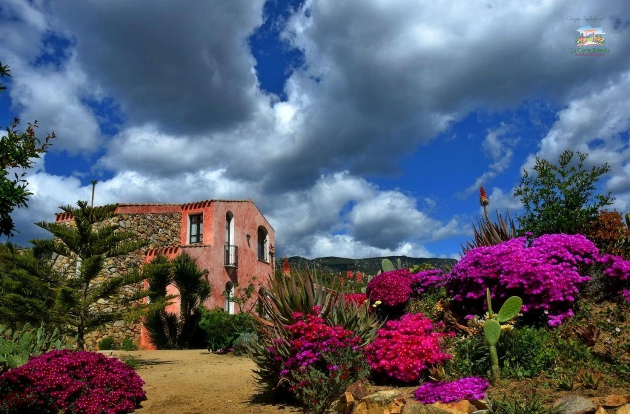 Hotel La Corte Rosada Villasimius Exterior photo